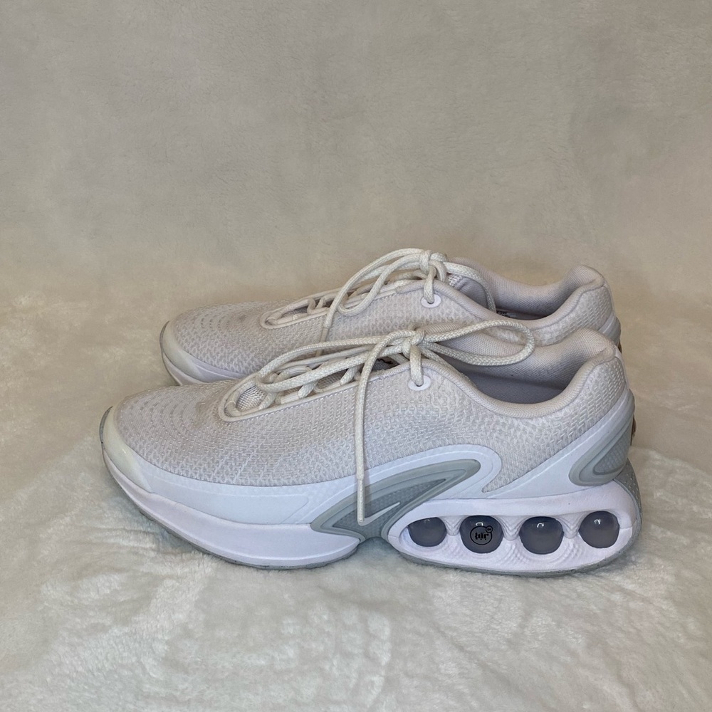 Nike Air Max DN Sneakers White Colorway w/ Metallic Silver Men’s Sz 8.5